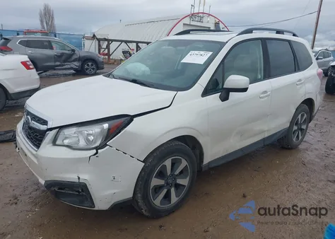 2017 Subaru Forester 2.5I Premium z USA, uszkodzony, nr VIN JF2SJAEC8HH803684